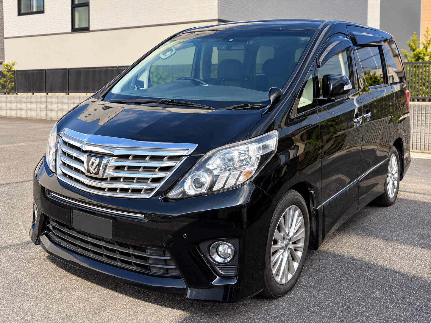 Toyota Alphard / Premium MPV